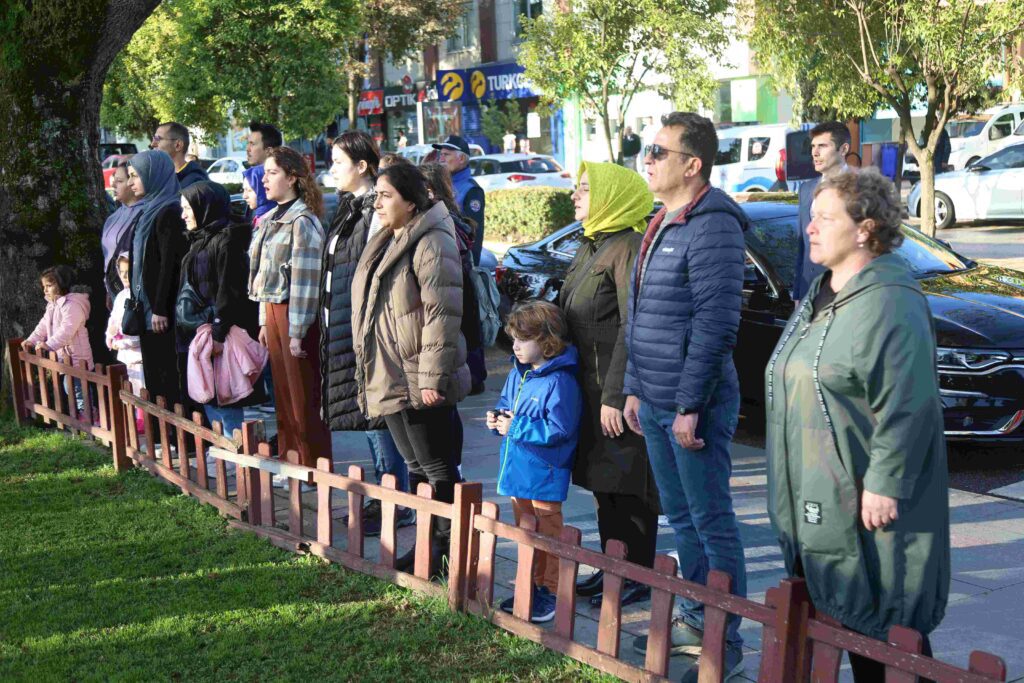 GAZİ MUSTAFA KEMAL ATATÜRK GÖLCÜK’TE TÖRENLE ANILDI