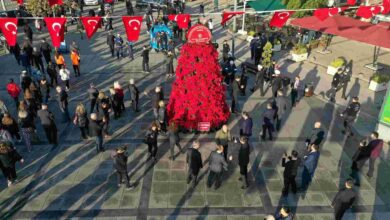 Kenti Atatürk Çiçekleriyle Süsledi