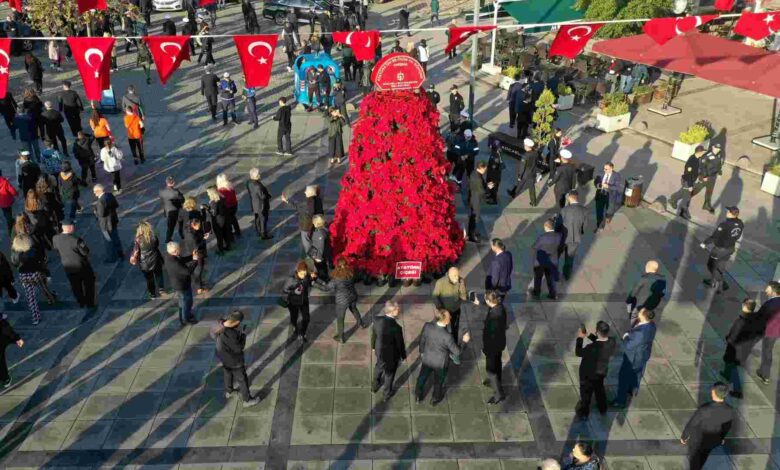 Kenti Atatürk Çiçekleriyle Süsledi