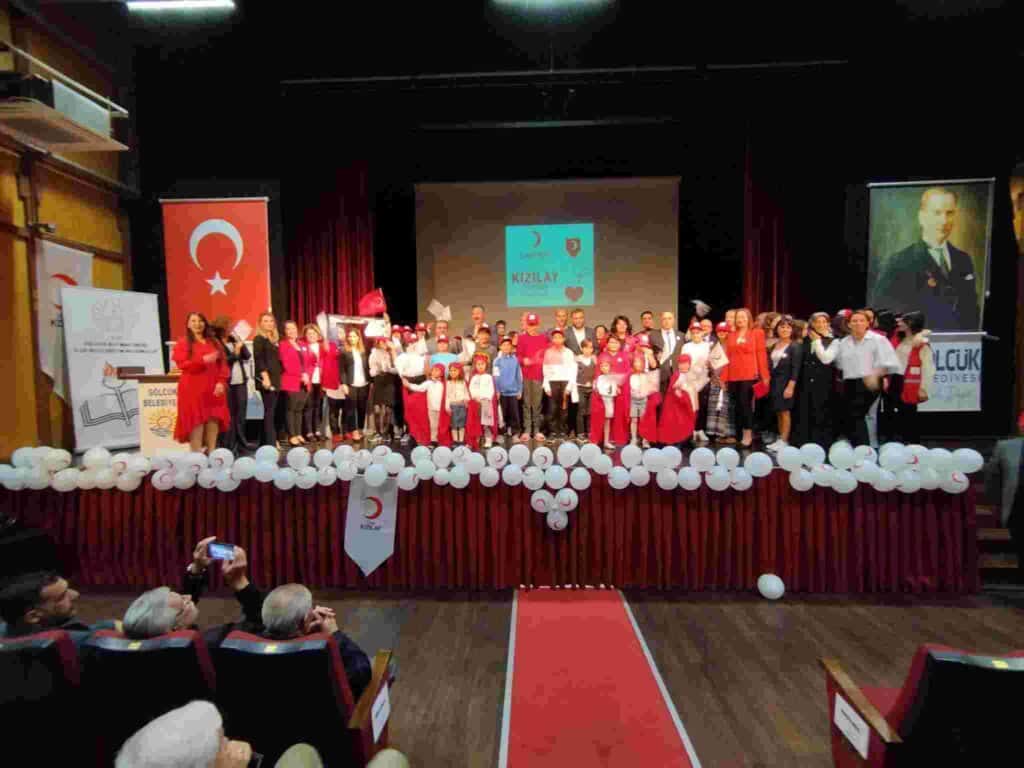 Öğrencilerin Kızılay Haftasına Özel Oyunu Alkış Aldı