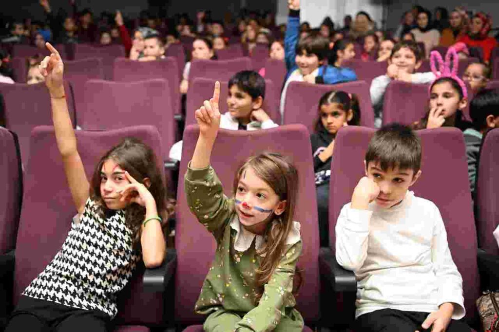 Ayşecik Büyük İlgi Gördü