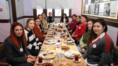 İzmit’in kadın yöneticileri Dünya Kadın Hakları Günü’nde buluştu