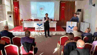 Kocaeli Aydınlar Ocağı, Dünyaca Ünlü İzmitli Karikatürist Murat Yılmaz'ı Konuk Etti