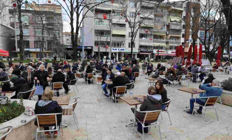 Çayın 3 TL olduğu Gülümse Kafeler