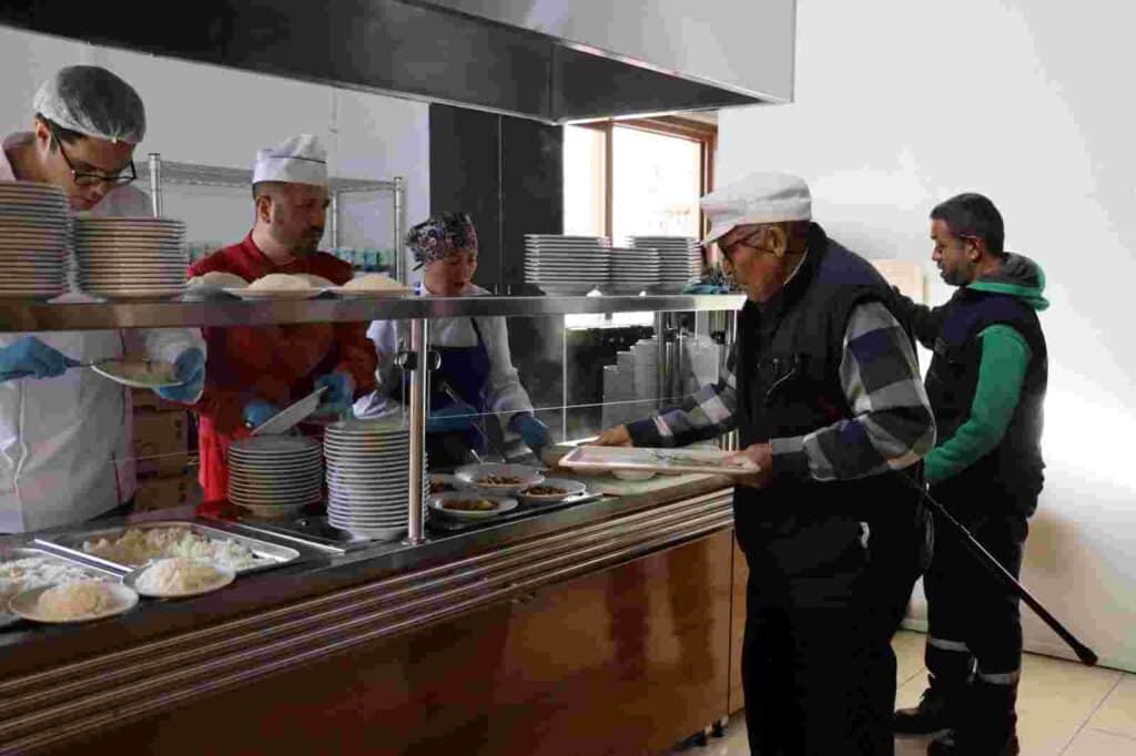 İzmit Kent Lokantası hizmete açıldı