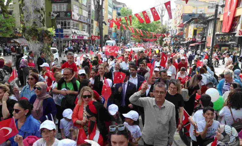 23 Nisan kortejiyle İzmit neşe ve sevinçle doldu taştı