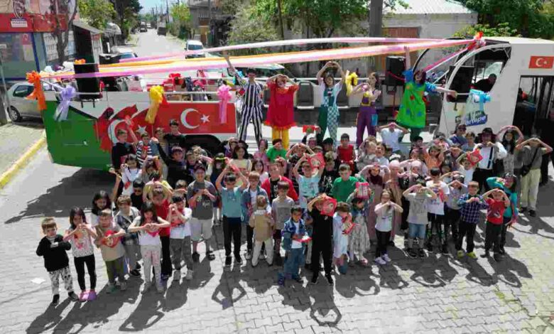 Kartepeli minikler bayram coşkusunu doyasıya yaşadılar