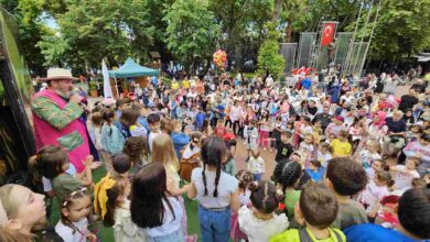 Çınarlık Meydanı’ndaki Çocuk Şenliği’ne Yoğun İlgi