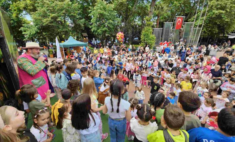 Çınarlık Meydanı’ndaki Çocuk Şenliği’ne Yoğun İlgi