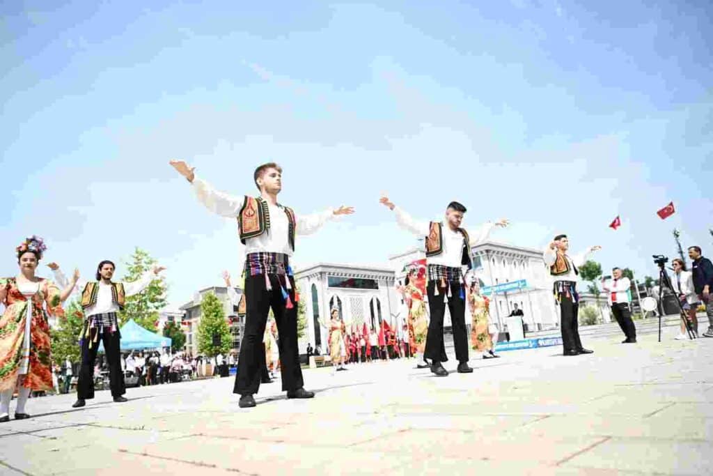 Kartepe'de 19 Mayıs Coşkusu