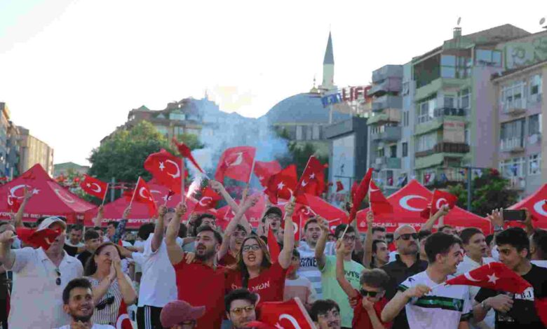 Kent Meydanında çifte bayram coşkusu