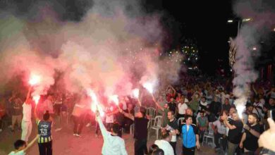 Körfezliler zaferi meşalelerle kutladı