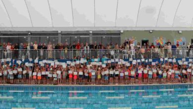 Yüzme öğrenen minik yüzücüler sertifikalarını aldı