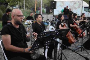 İzmit Yaz Akşamları Yuvam Akarca’da 80’ler 90’lar şarkılarıyla renklendi