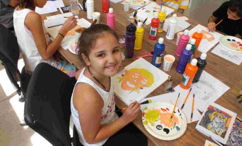 Sanat atölyeleri çocukların yazına renk katıyor