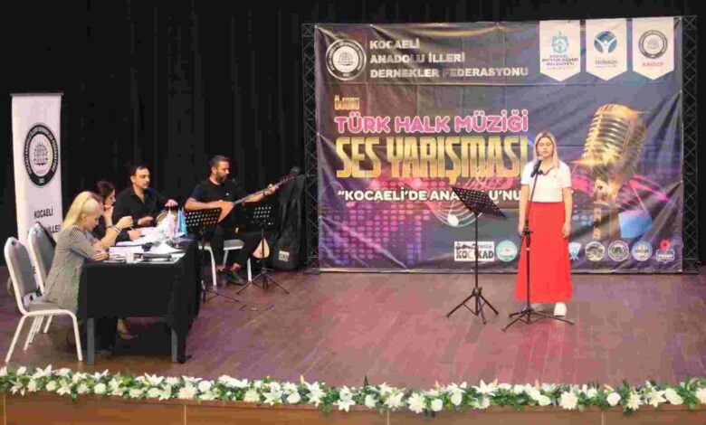 En güzel türküleri söylemek için yarıştılar