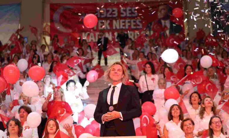 Soner Arıca ve 1923 Kadın Korosundan Cumhuriyetin 101’nci yılı anısına muhteşem konser