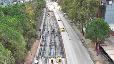 Alikahya tramvayı stada doğru ilerliyor