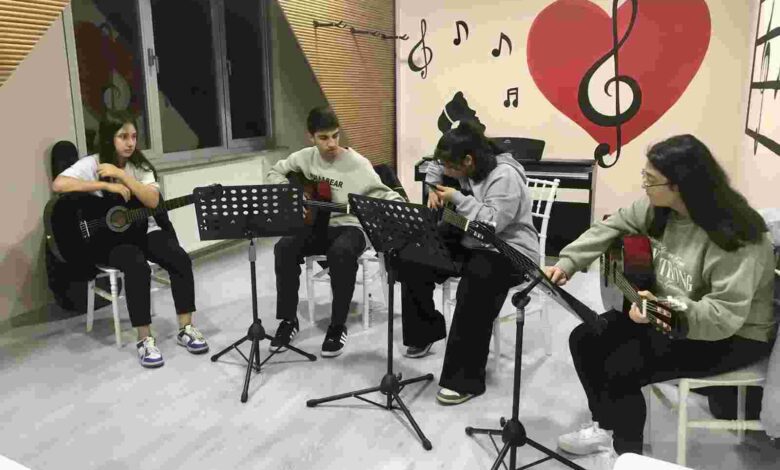 Dilovası’nda Müzik Kursları İlgi Odağı Oldu
