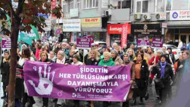 İzmit’ten Kadına yönelik şiddete karşı farkındalık yürüyüşü