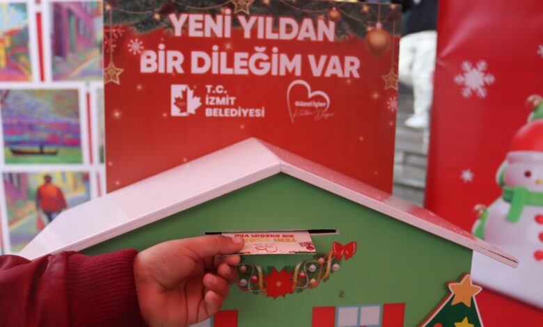 İzmit Belediyesi vatandaşların yeni yıl dileklerini toplamaya başladı