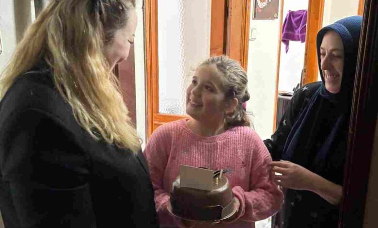 Vatandaşların yeni yıl dileklerini bir bir gerçekleştiriyor