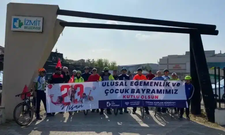 İzmit’te 23 Nisan coşkusu bisiklet turu ile başladı