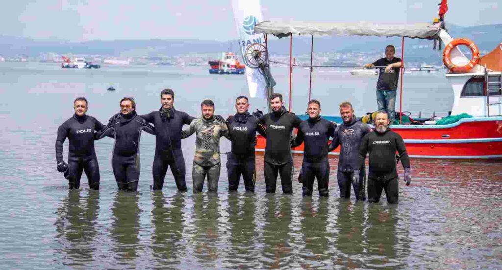 Hayat Kimya ve Limaş Kocaeli Sahilini Temizledi