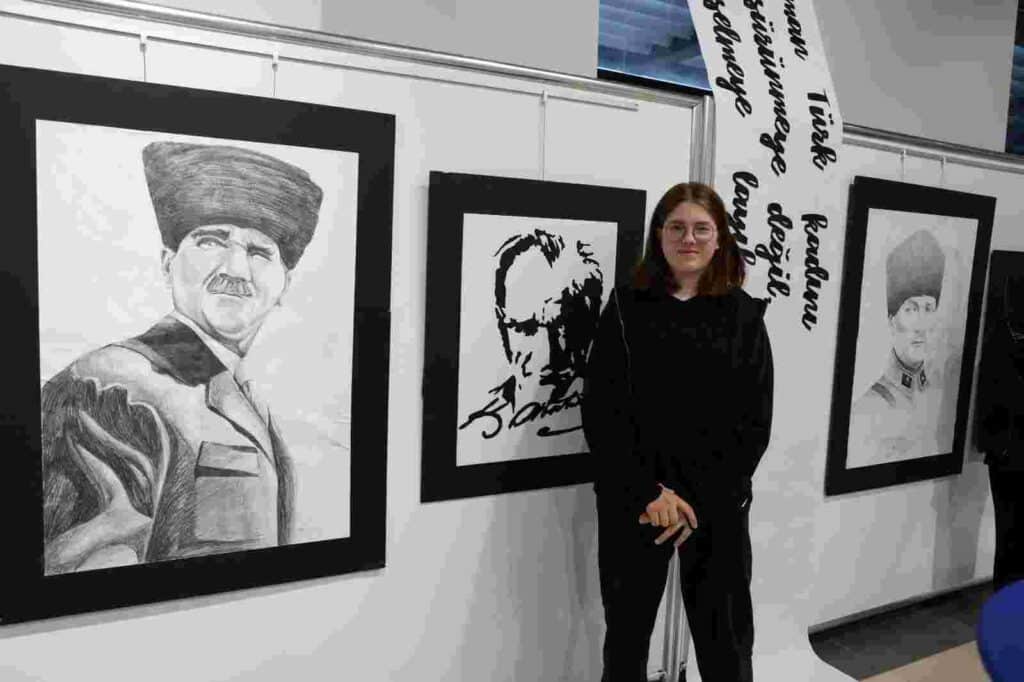 “Koss Gençlik Sergisi” Kartepe Sanat Evi’nde Açıldı