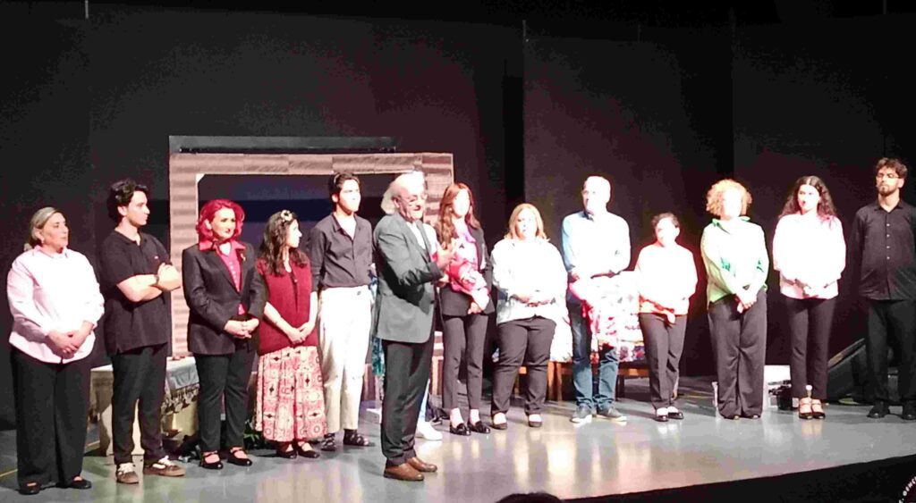 ‘Televizyon Cumhuriyeti’ Ayakta Alkışlandı