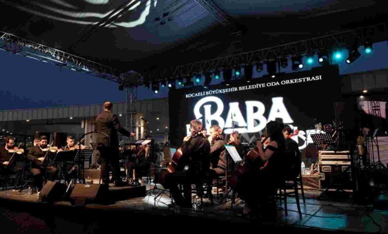 Oda Orkestrası çaldı şarkılar birlikte söylendi