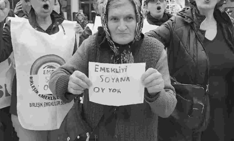 EKONOMİSTLER EMEKLİLERE SABIR DİLEDİ