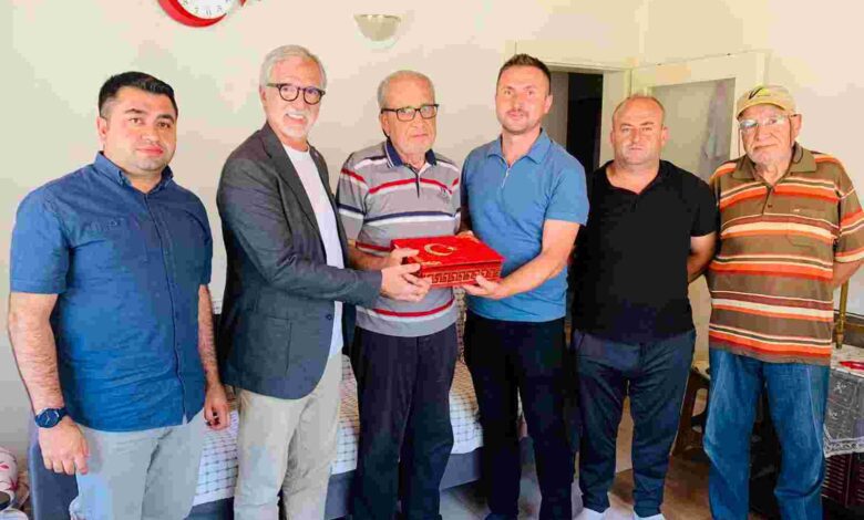 İzmit Belediyesi kahraman askerleri unutmadı