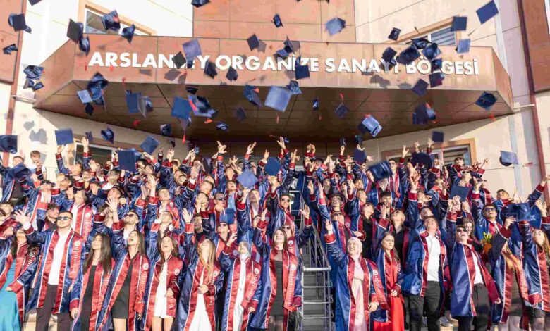 KOTO Teknik Koleji’nde mezuniyet coşkusu