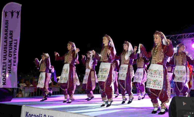 Kocaeli’de 2. Balkan Halk Oyunları rüzgârı esti