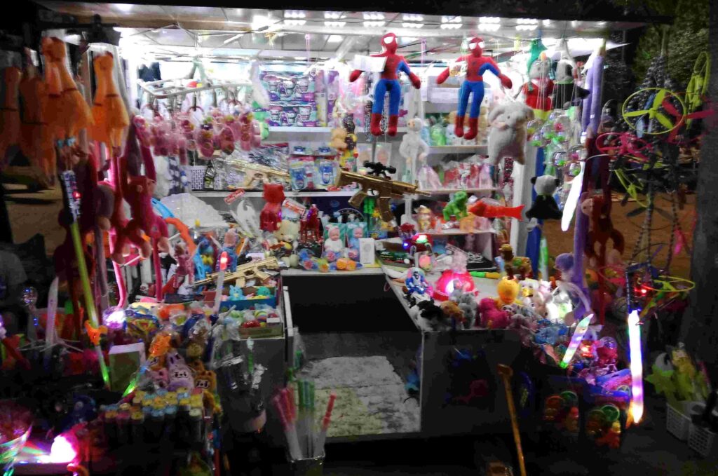 Nazlı hanımın oyuncak dükkanı