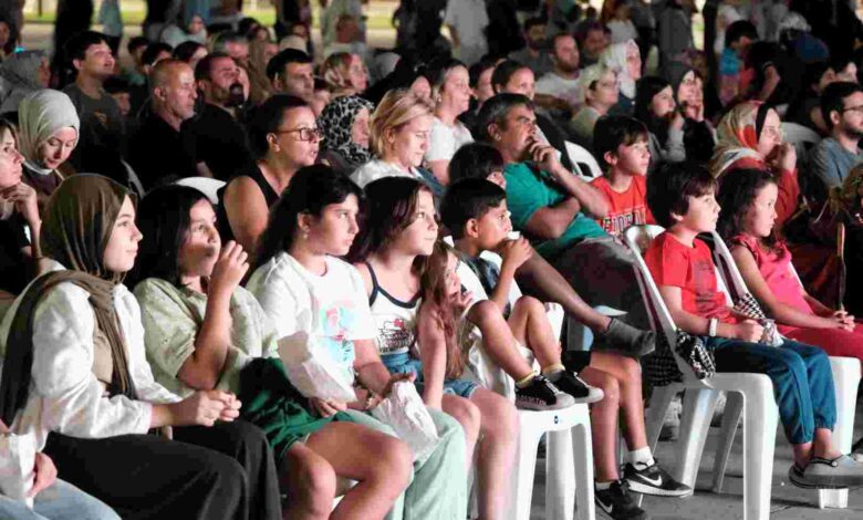 Milli İrade Meydanı, sinemaseverlerin adresi oldu