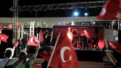 Zafer meşalesi Milli İrade Meydanı’nda yakıldı