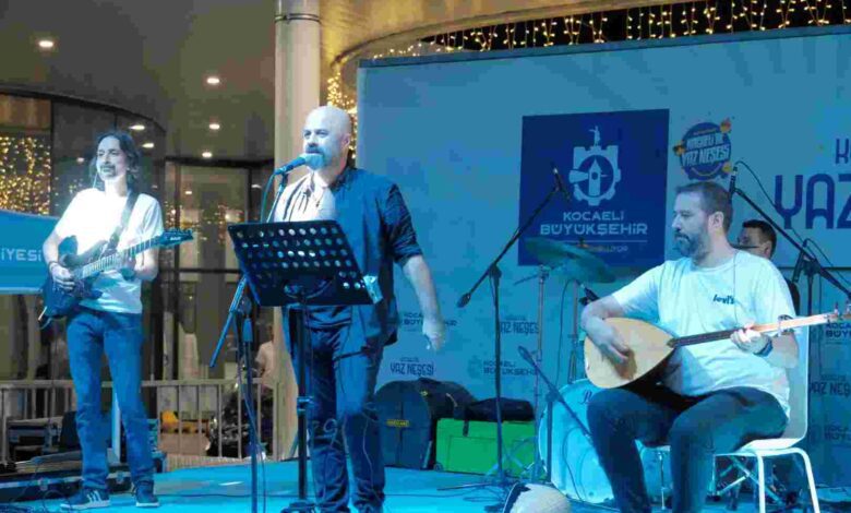 Afak Meydanlı coşturdu, Can Dostlar neşe kattı