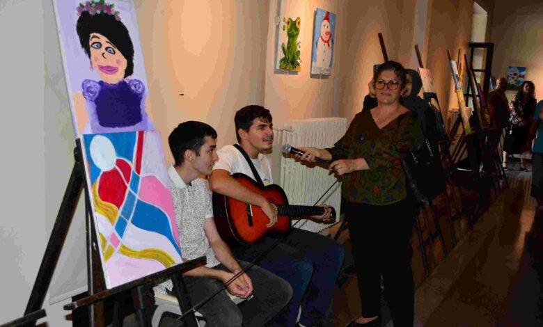 “Fark Et, Kabul Et, Mutlu Et” Resim Sergisi Açıldı