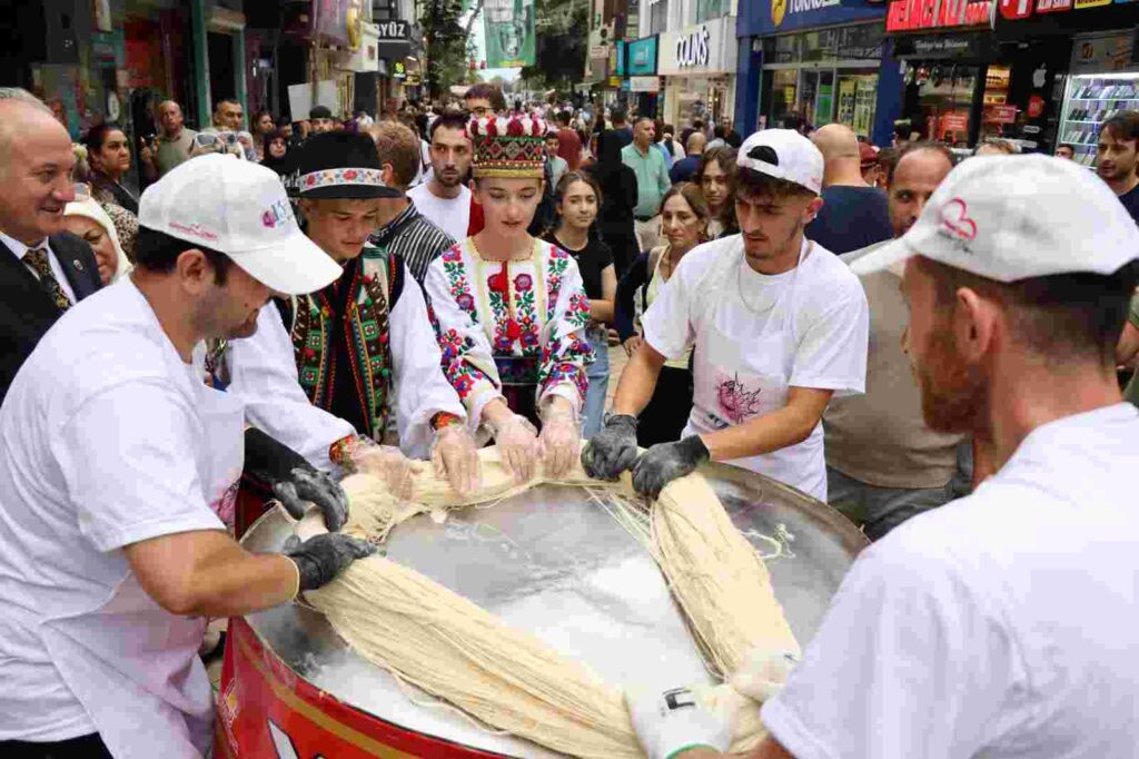Pişmaniye Festivali tüm hızıyla devam ediyor