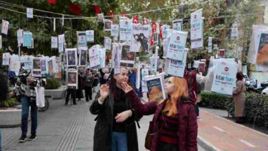 Kocaeli’de gelenek bozulmadı, kitaplar yine ilk ağaçlarda açtı!