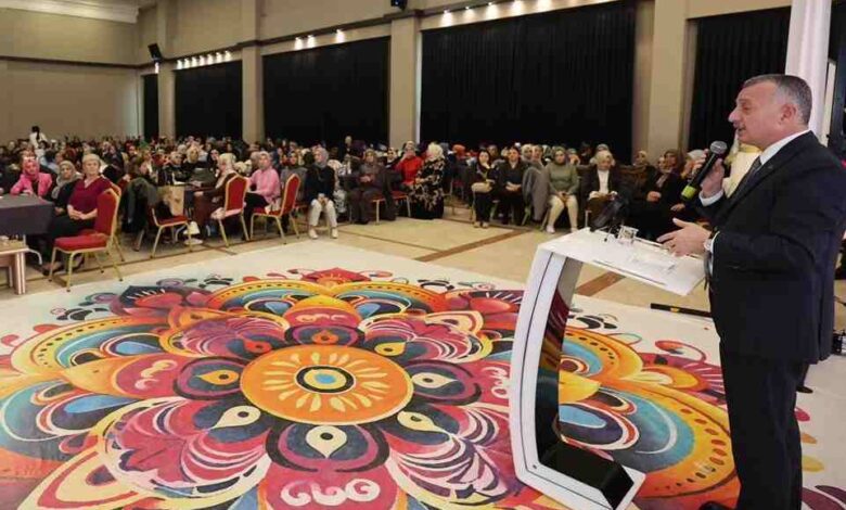 Büyükakın: “Kadınlar, hayatın merkezinde yer alıyor”