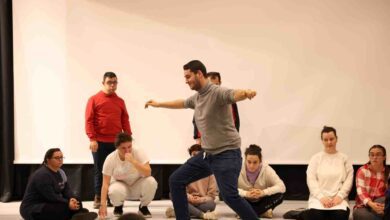 Engelleri aşan adımlar sahneye taşınıyor