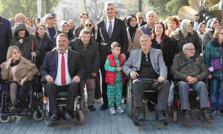 “Her Gün, Bir Ve Beraberiz”