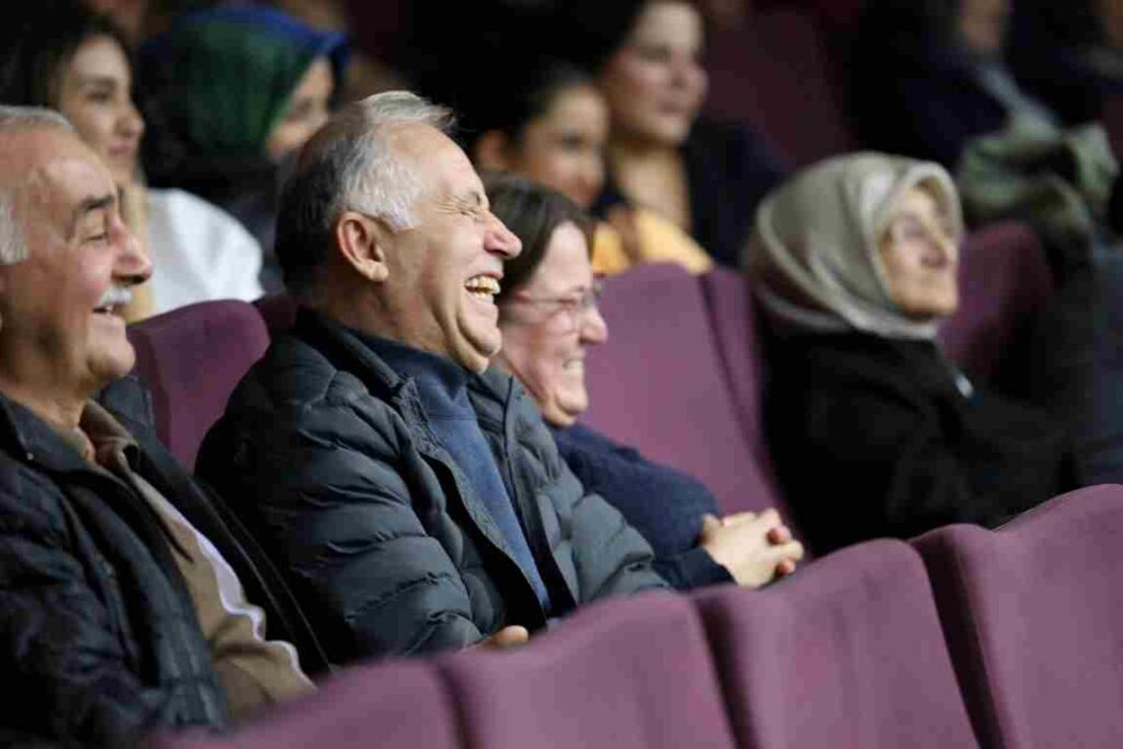 Kartepe’de Tiyatro Şöleni