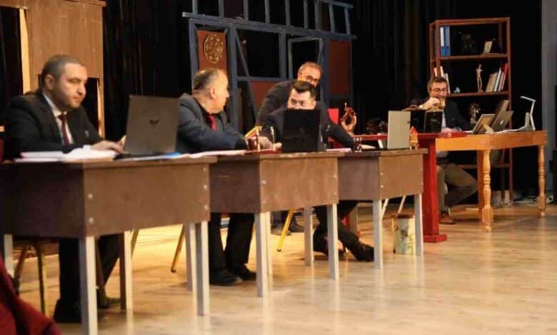 'Kırık Ayna' ayakta alkışlandı