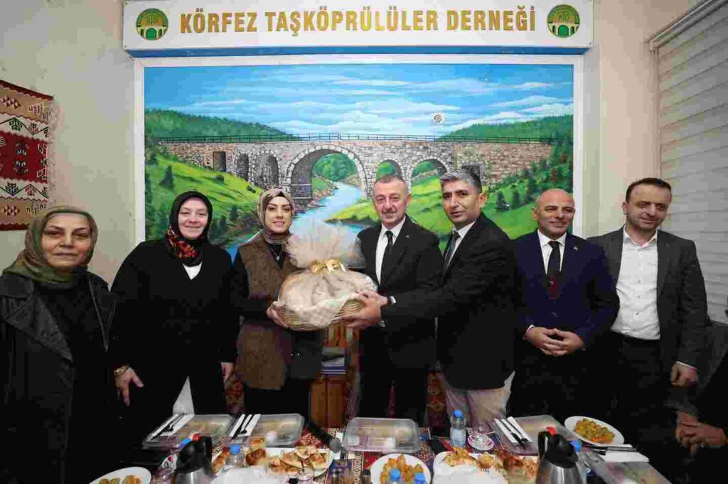 Başkan Büyükakın, Körfez Taşköprülüler’e misafir oldu