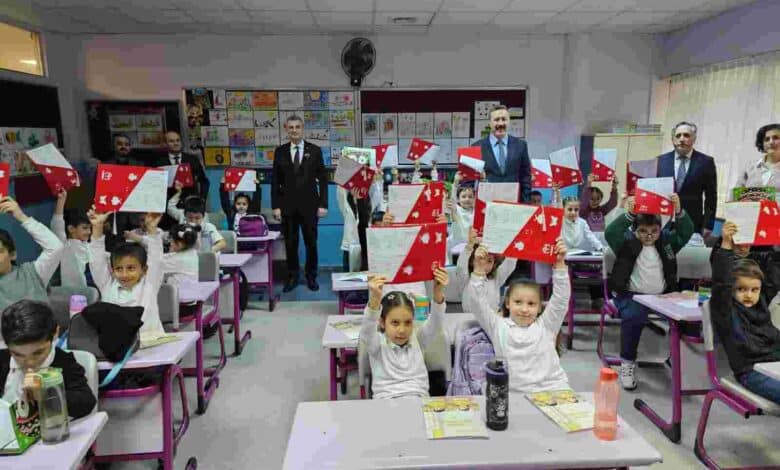 Başkan Sezer, Öğrencilerin Karne Heyecanına Ortak Oldu