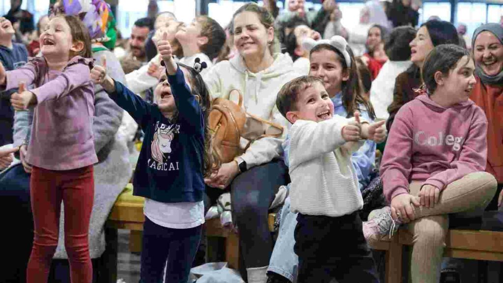 Çocuklar yorgunluklarını “Okula Bi’ Mola”da atıyor